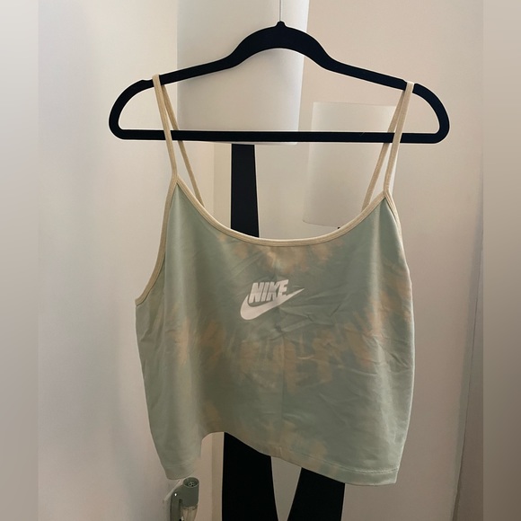 NWOT Nike cropped tank XXL - Picture 1 of 4